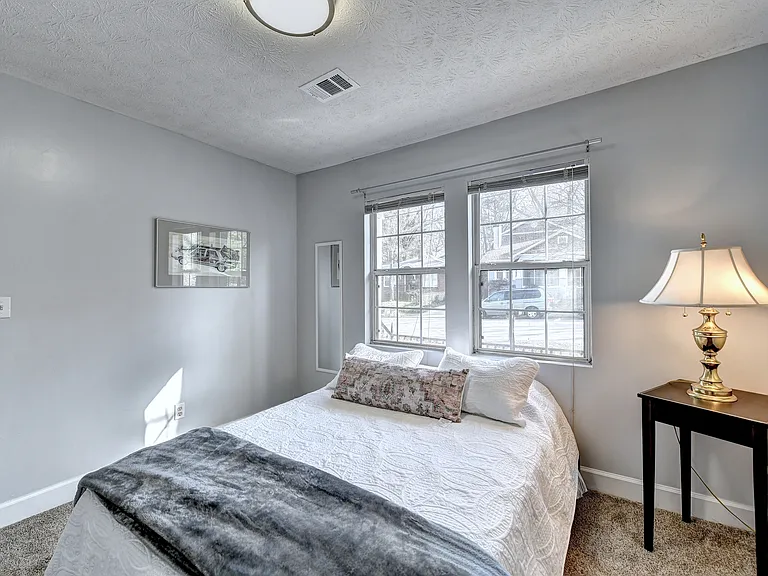 1170 Atlantic Dr NW #A — Photo 11