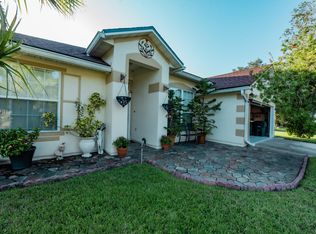 10230 Emma Lakes Dr, Jacksonville, FL 32257