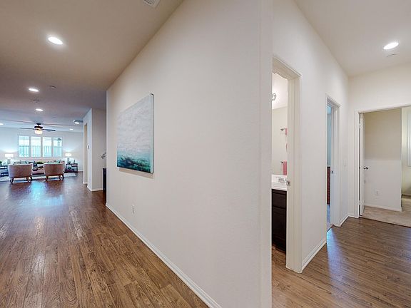 3rd image of 27747 Bahama Bay St