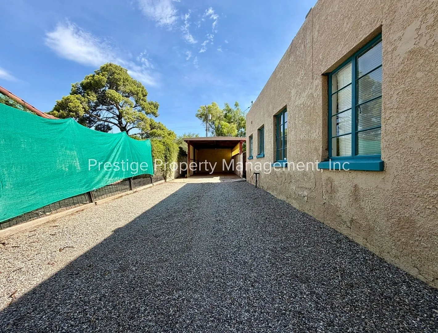 Spacious With Vintage Charm- 2/1 Centrally Located and Waiting For You! — Photo 3