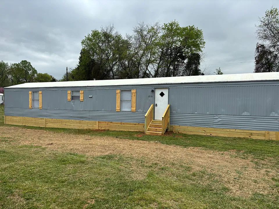 1210 Chez Charolais Rd