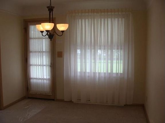 5th image of 7555 Sharonlee Dr