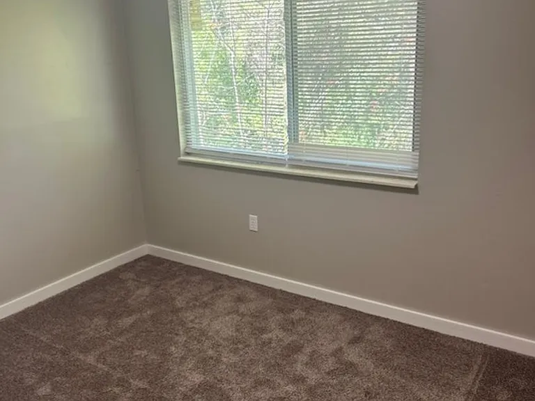 405-430 Bicentennial Way — Photo 8