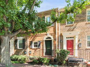 213 Oronoco St, Alexandria, VA 22314