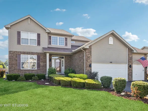 1581 Kenmore Ave, Aurora, IL 60505