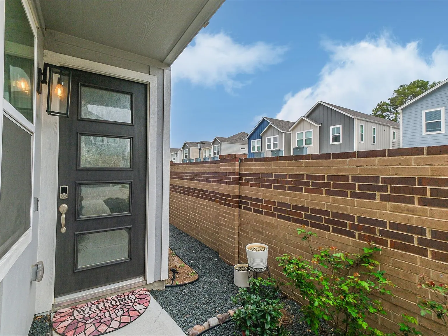 3 bed, 2.5 bath, 2130 sqft, $2,800 — Photo 3