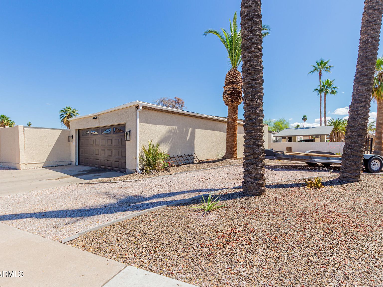 10472 W Devonshire Ave