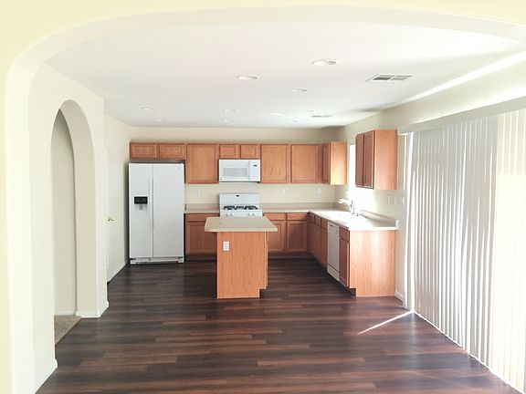 4th image of 5233 El Prado Heights St
