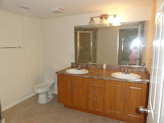 2nd image of 155 N Pearl Lake 102 Cswy #102