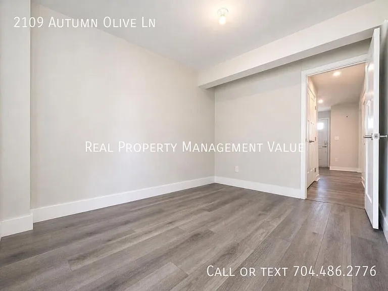 2109 Autumn Olive Ln — Photo 23