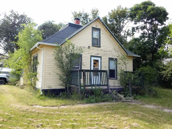 210 Elmer Ave, Deering, ND 58731