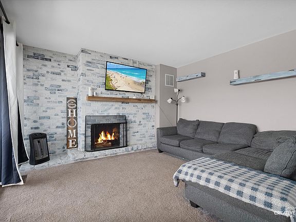 4th image of 5510 E Lake Dr APT F