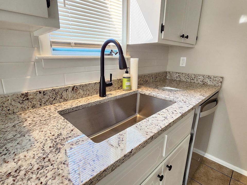 1st image of 2516 Lincoln St NE #2516
