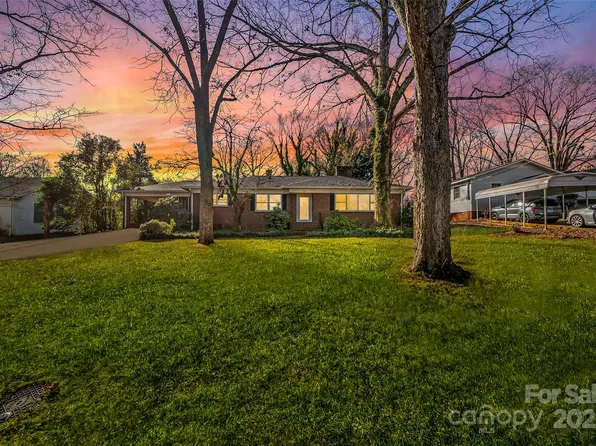 223 W 9th St, Newton, NC 28658