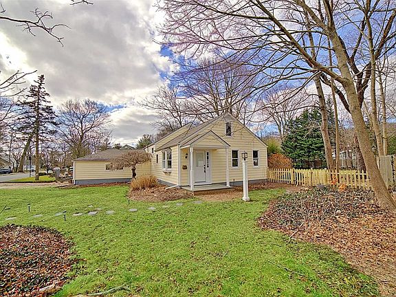 3rd image of 16 Scott Dr