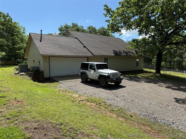 21148 S Forrest Dr, Tahlequah, OK 74464