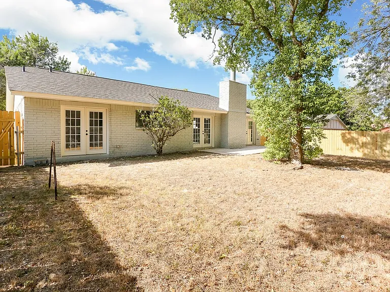 3305 Morning Dr — Photo 16