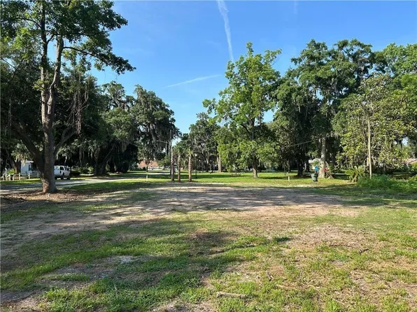 410 Munro St #1, Darien, GA 31305