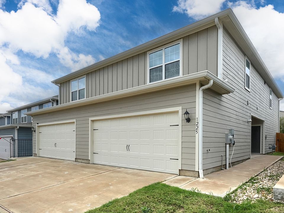 1st image of 1225 Parker Dr #1225