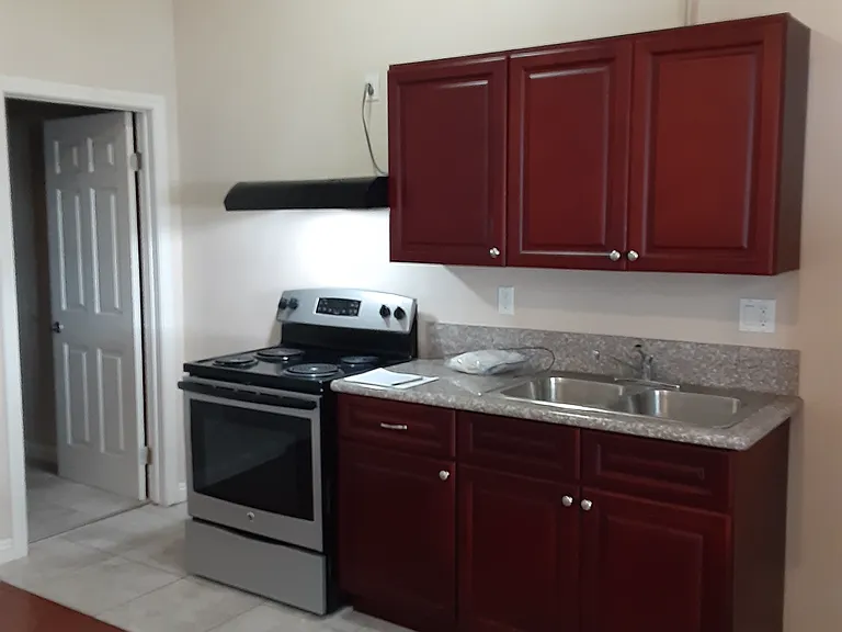 1030 E Green St #4-A — Photo 3