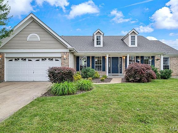 2nd image of 3713 Avenue De Paris Dr