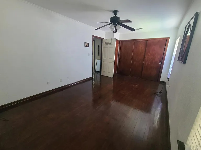 216 Enfield Rd — Photo 12