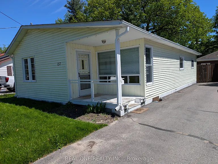 157 Bessborough Dr — Photo 2