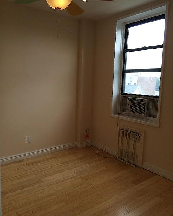 1st image of 275 Webster Ave APT 4K