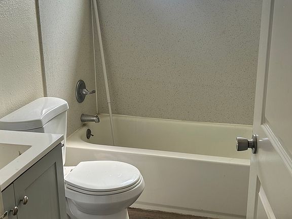 2nd image of 119 N Santa Rita St #121