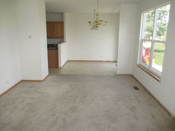 4th image of 1556 Grand Dr