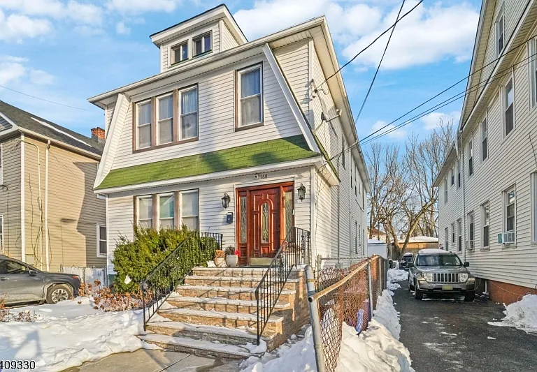 168 Carolina Ave — Photo 2