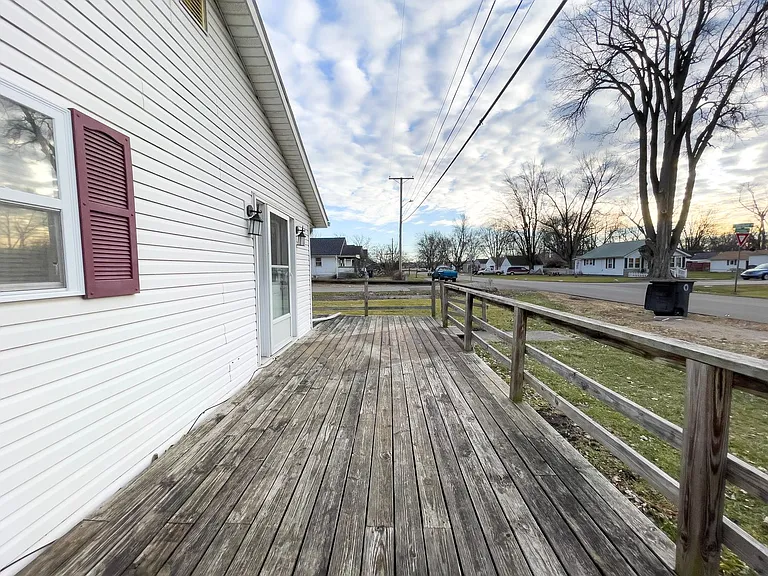 1800 E Princeton Ave — Photo 25