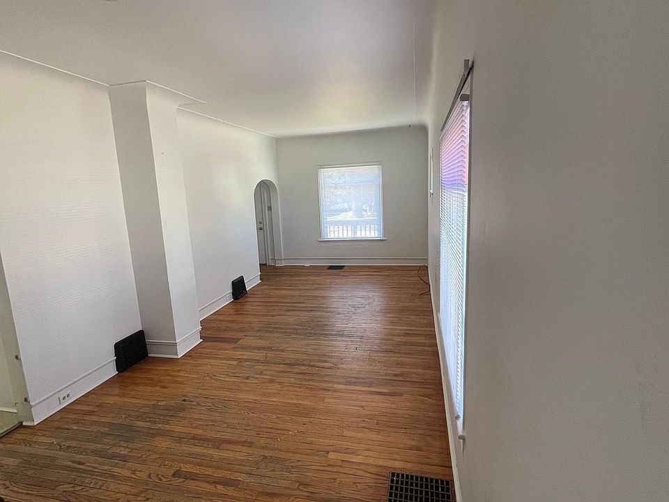1st image of 828 Willow St