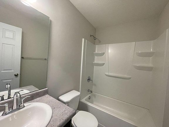 4th image of 2228 Pine Valley Dr