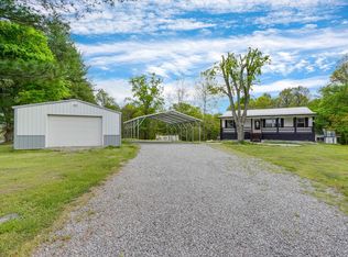 1353 Roscoe Veazey Rd, Manitou, KY 42436