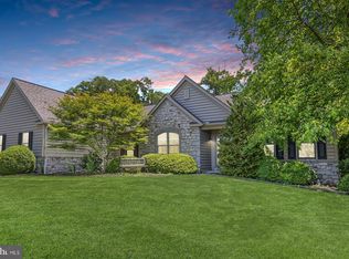 3945 Blossom Valley Dr, York, PA 17402