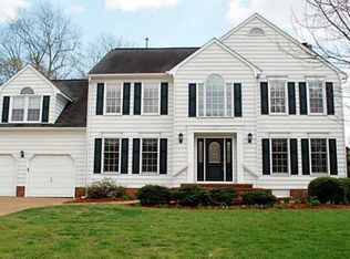 8 Island View Dr, Newport News, VA
