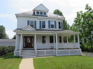 18 Park St, Easthampton, MA 01027