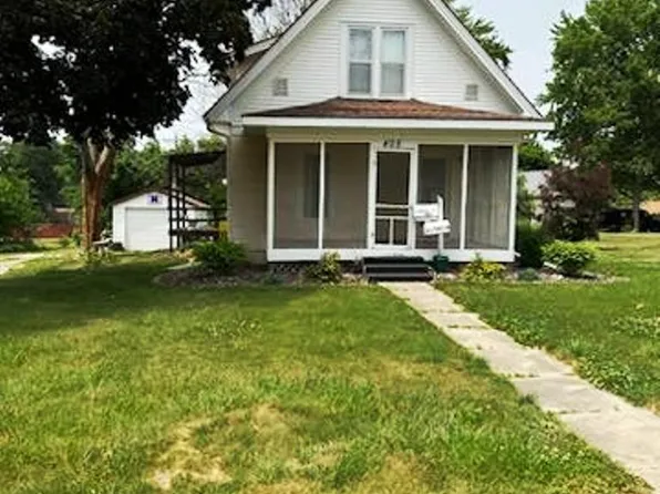 405 Jung Ave, Charles City, IA 50616