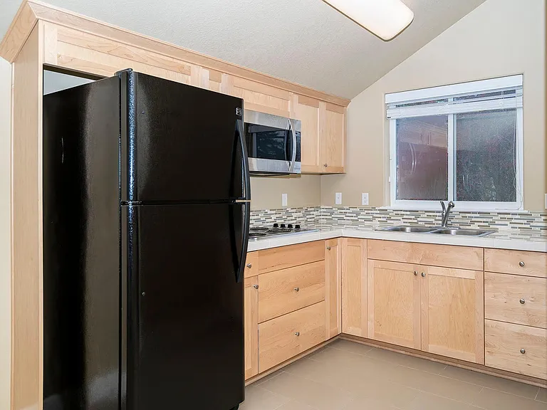 6145 SE Woodstock Blvd #B — Photo 10
