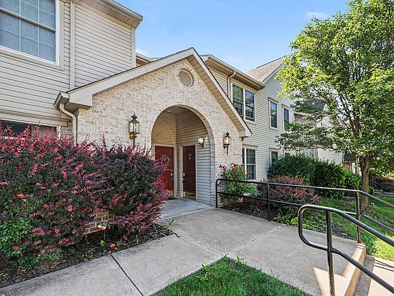 2nd image of 136 Hiddenwood Dr #1