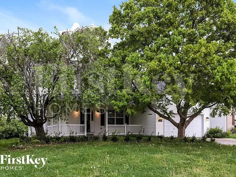 935 Grandstone Ct — Photo 2