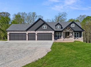 63 Parc Forest Trl, Hawk Point, MO 63349
