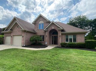5665 Stone Lake Dr, Centerville, OH 45429
