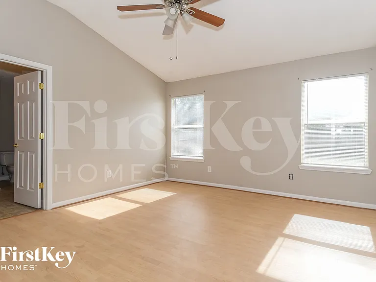 12658 Holly Springs Ct — Photo 9