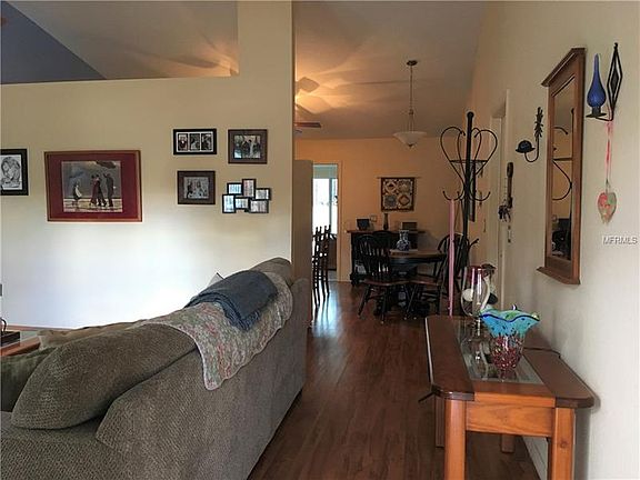 3rd image of 3838 Donahue Ave