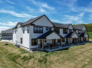 9975 Booneville Rd, West Des Moines, IA 50266