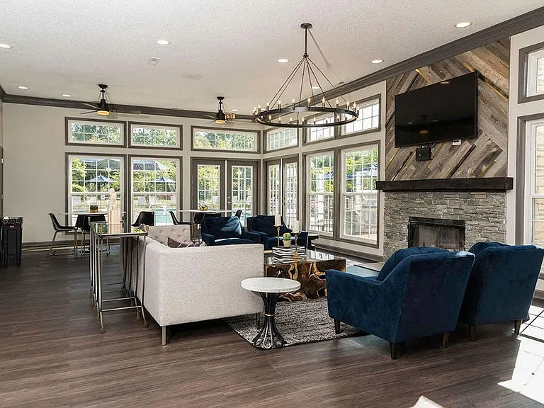 Fairlane Woods Apartments — Photo 8