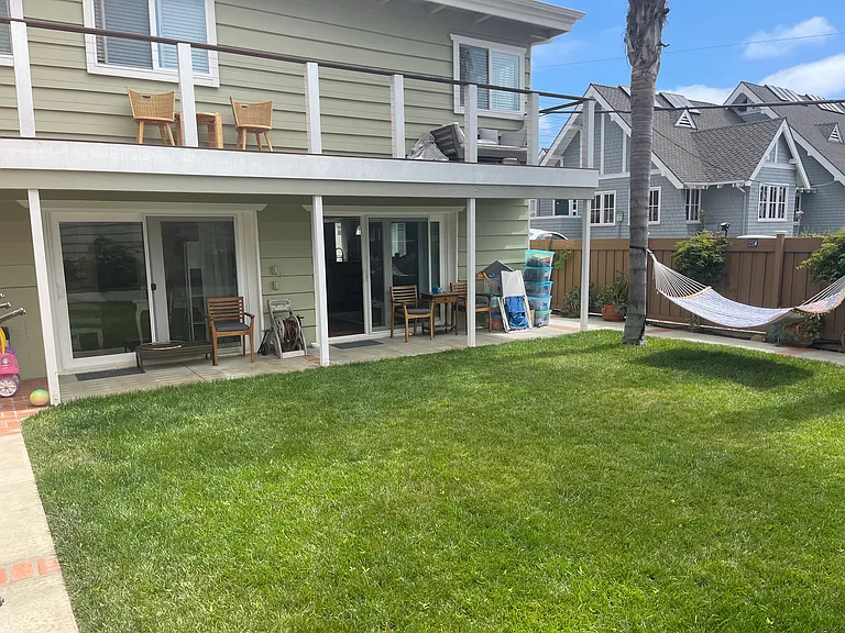 Maiden Ln — Photo 1