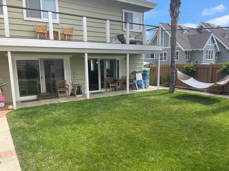 1327 Maiden Ln